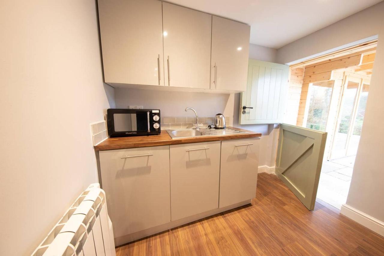 Moors Wood Relaxing ,Tranquil Retreat With Hot Tub Villa Chippenham  Eksteriør bilde