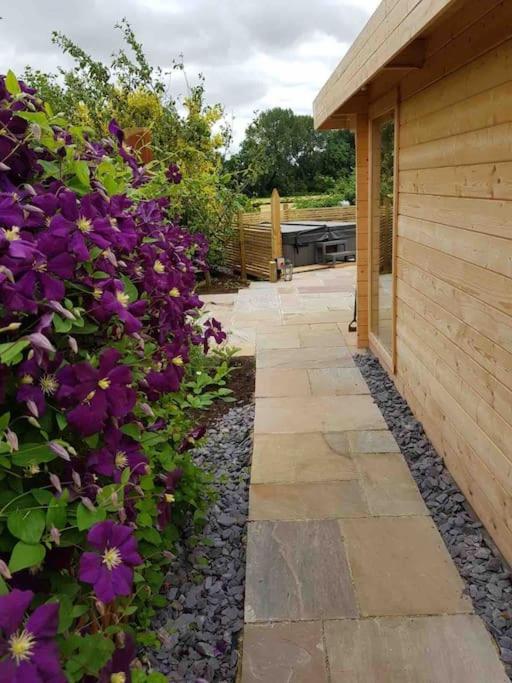 Moors Wood Relaxing ,Tranquil Retreat With Hot Tub Villa Chippenham  Eksteriør bilde