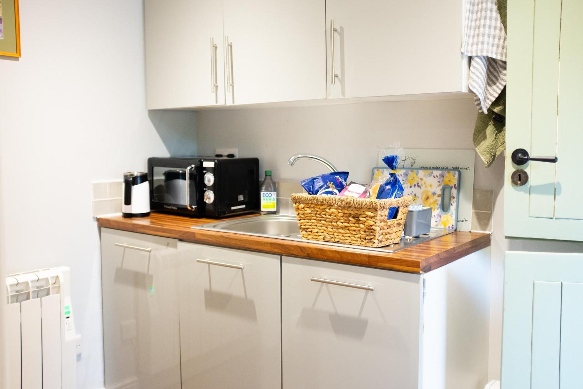 Moors Wood Relaxing ,Tranquil Retreat With Hot Tub Villa Chippenham  Eksteriør bilde